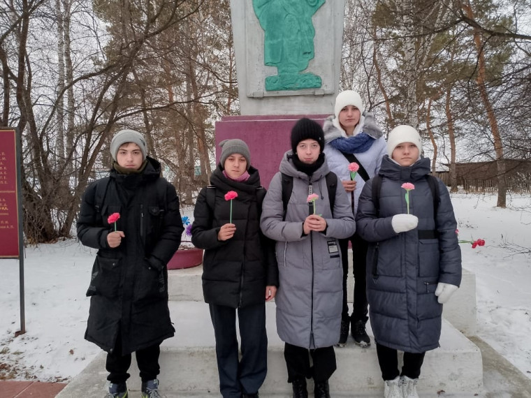 «День Неизвестного Солдата в России».
